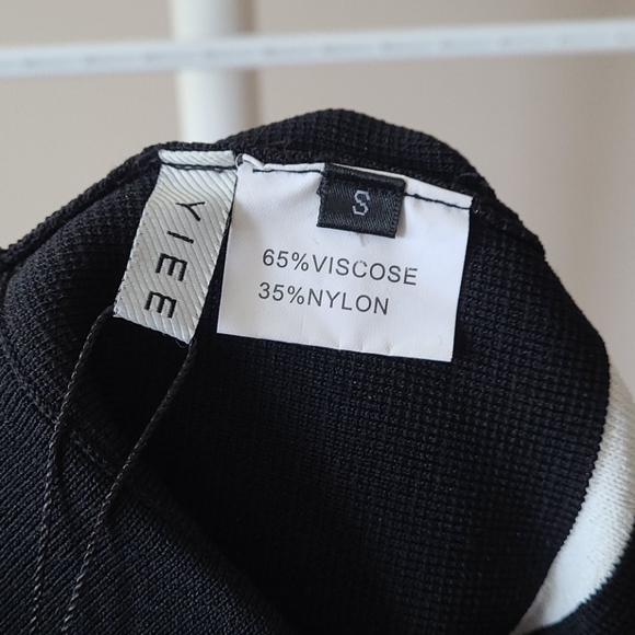 Stylish elastic Skirt - Picture 3 of 3